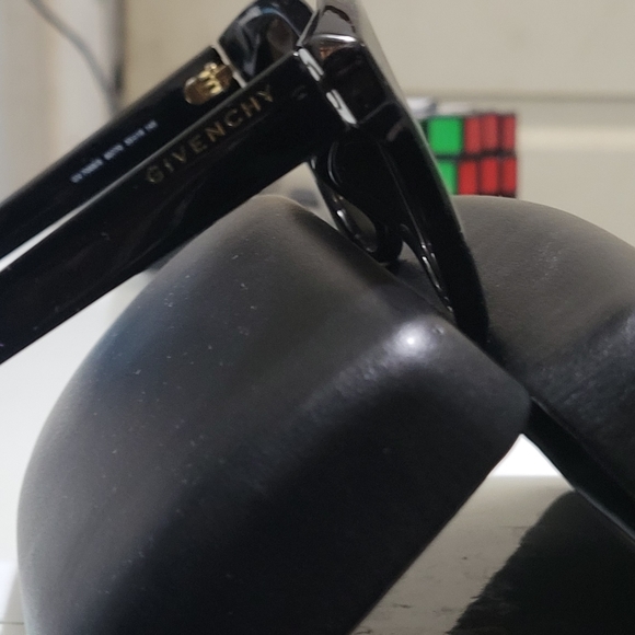 Givenchy Sunglasses - Picture 3 of 4